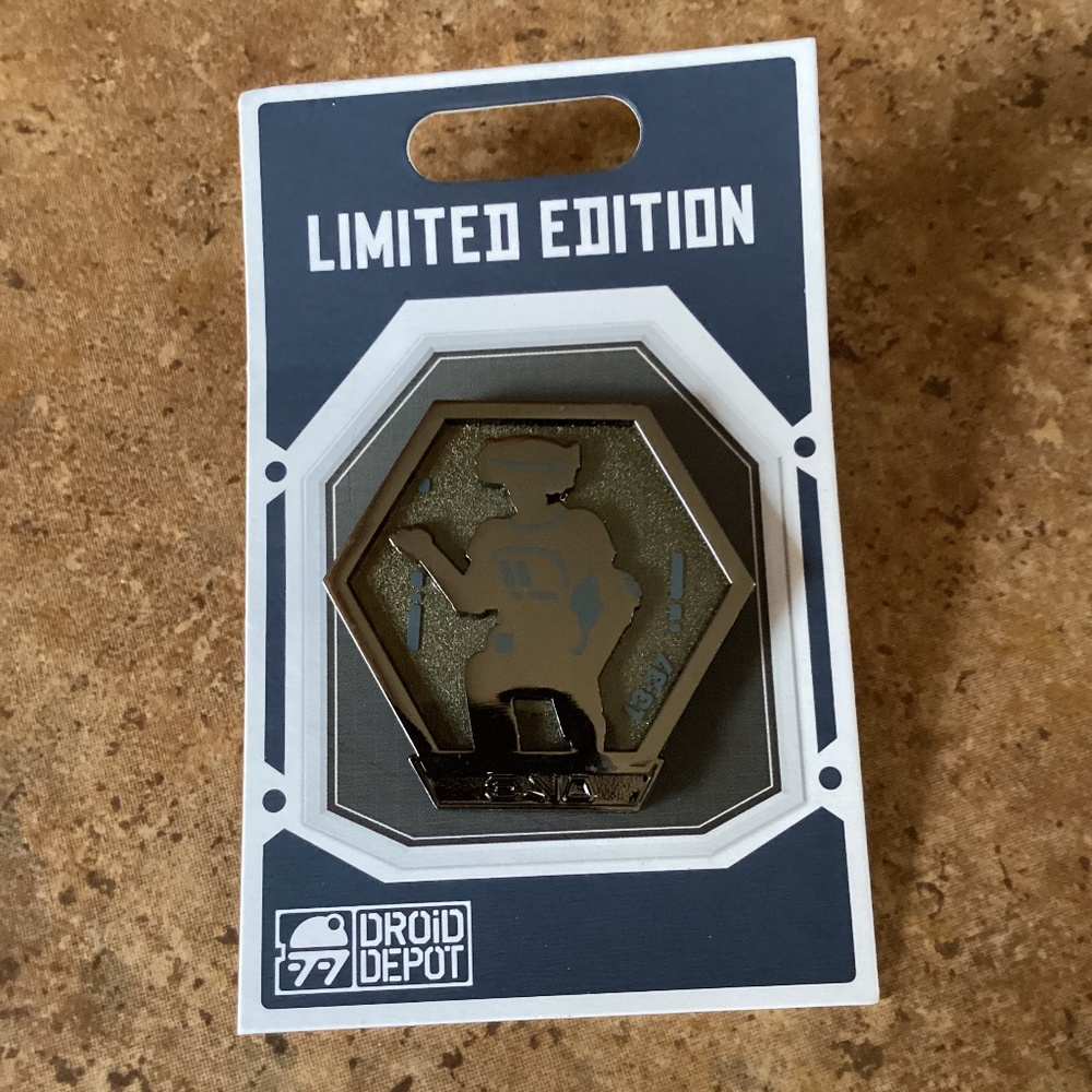 New Disneyland Star Wars LE Pin L3-37 Droid‎ Depot Limited Edition